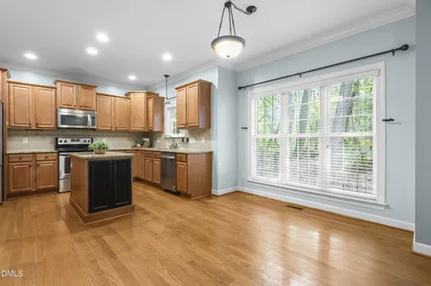 $499,900 | 25 Chaucer Court East, Zebulon, NC 27597