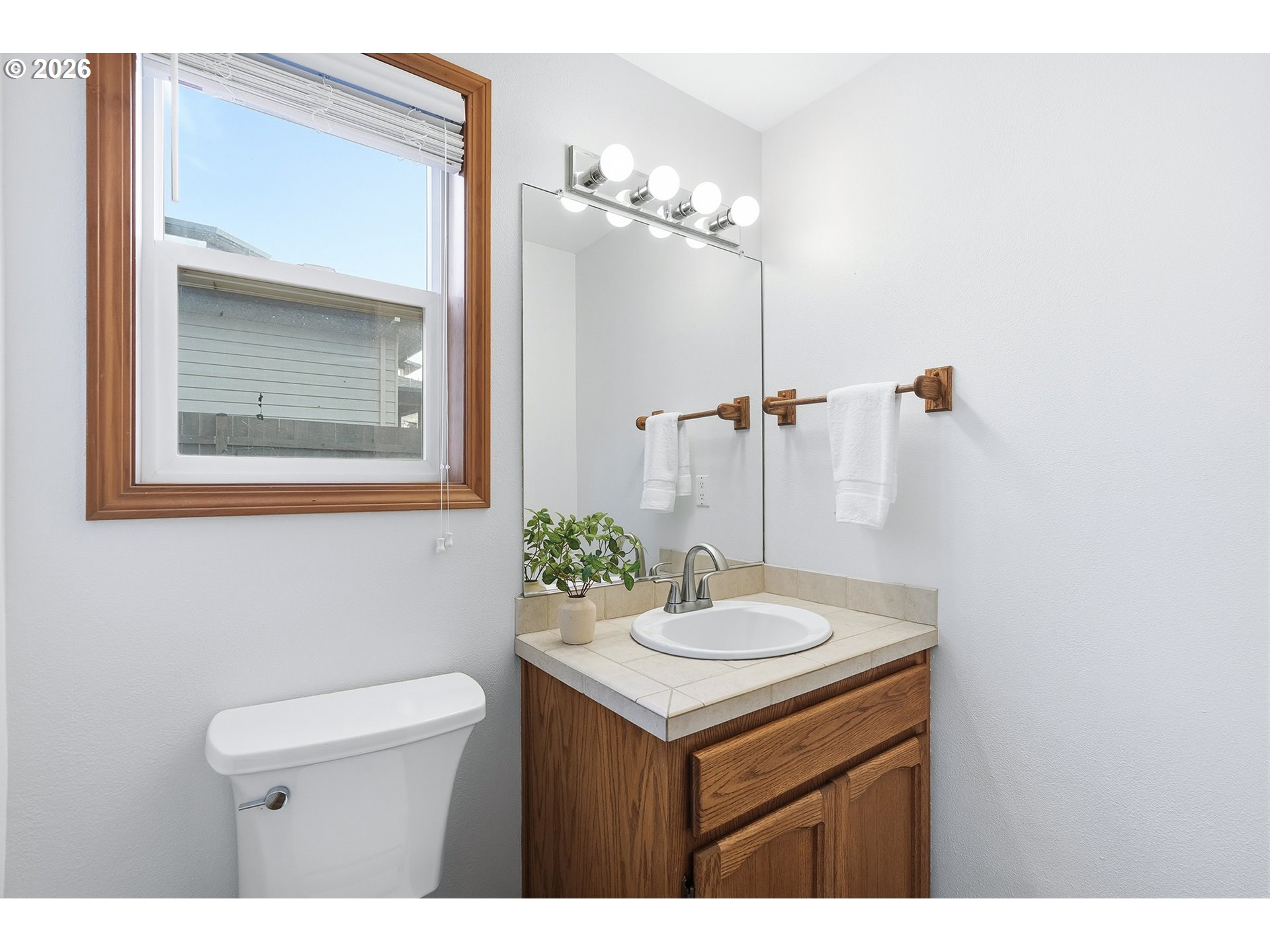 20244 Southwest 93rd Avenue Tualatin, OR 97062 - Photo 15 of 33 Bathroom