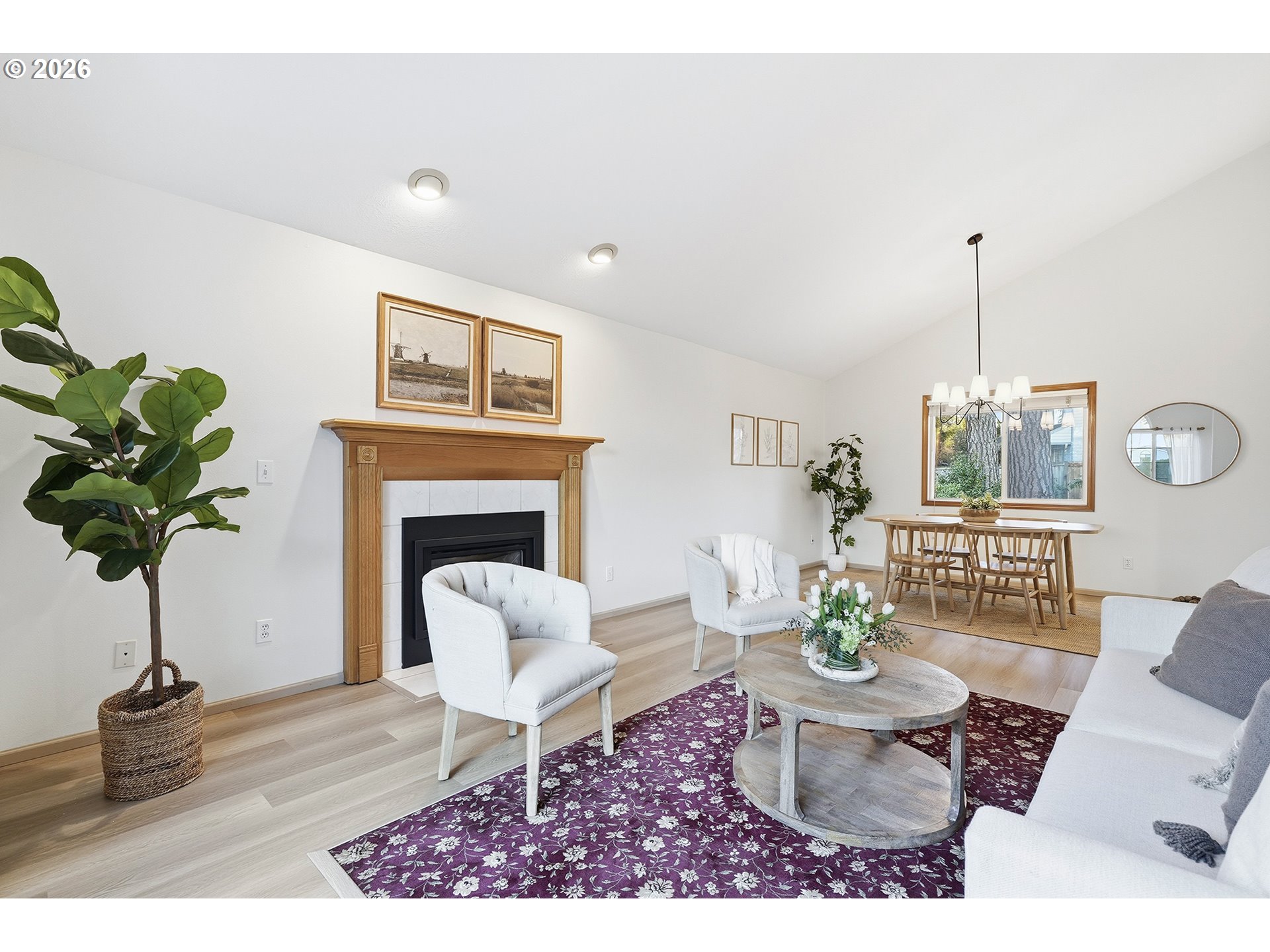 20244 Southwest 93rd Avenue Tualatin, OR 97062 - Photo 5 of 33 Living Room
