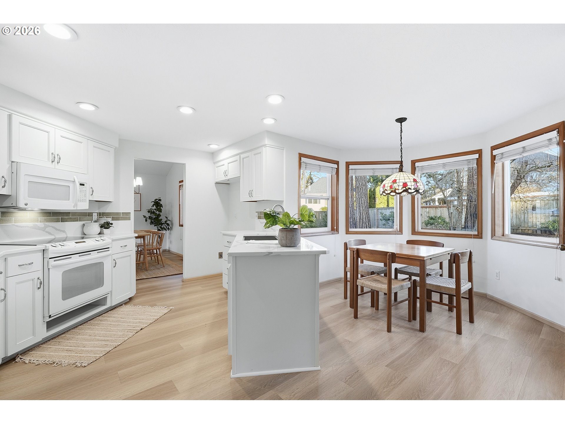 20244 Southwest 93rd Avenue Tualatin, OR 97062 - Photo 8 of 33 Kitchen