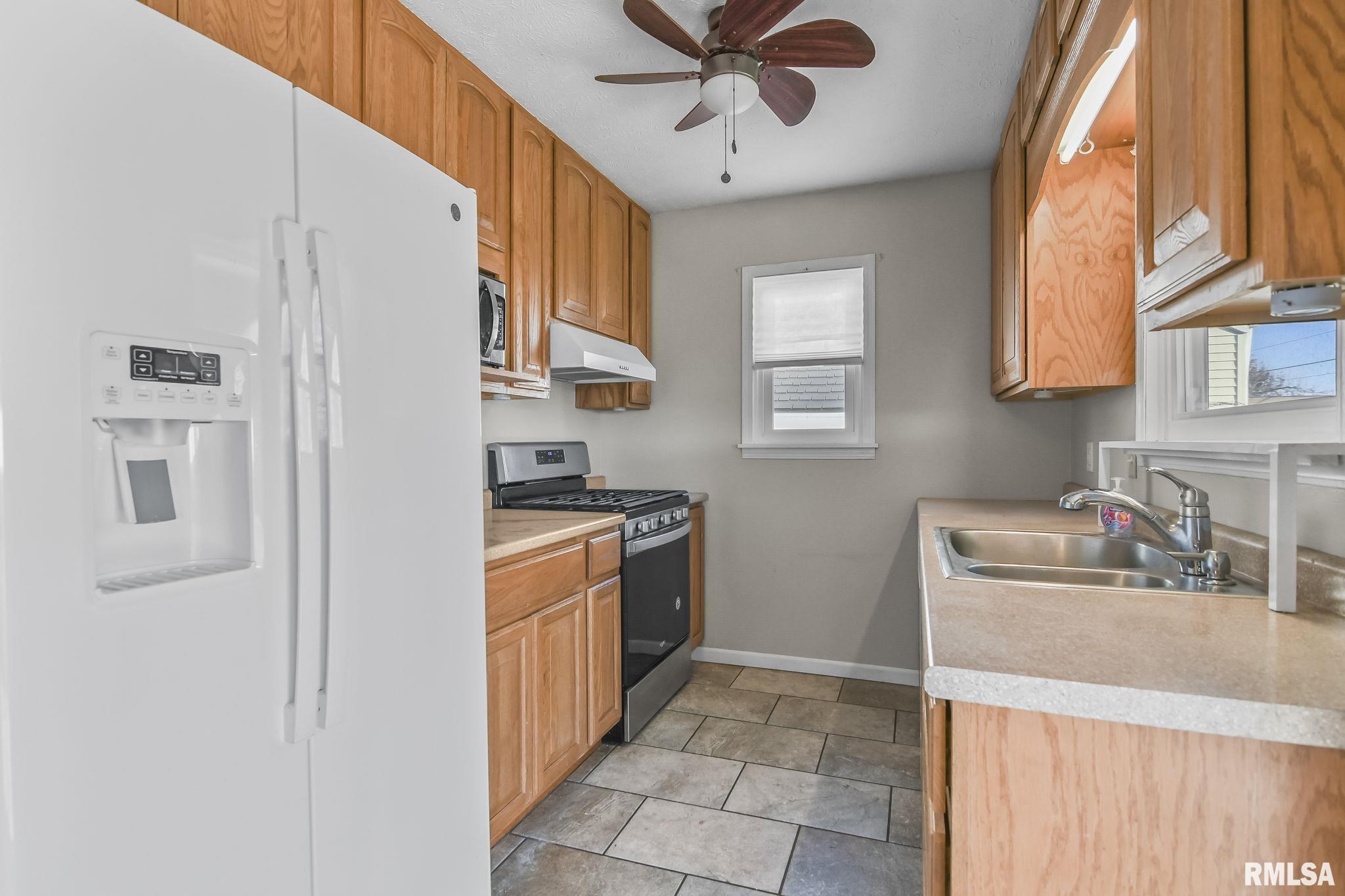 3916 Marie Drive Springfield, IL 62707 - Photo 7 of 29