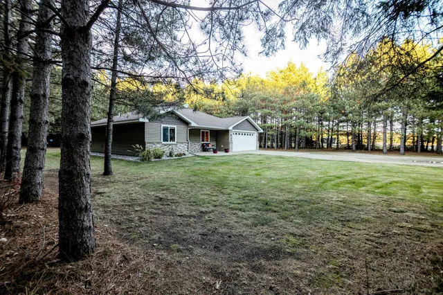 $389,900 | 36915 Oak Point Drive, New York Mills, MN 56567