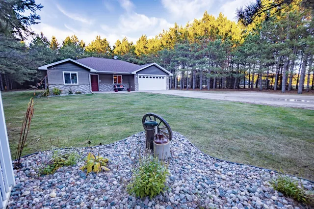 $389,900 | 36915 Oak Point Drive, New York Mills, MN 56567