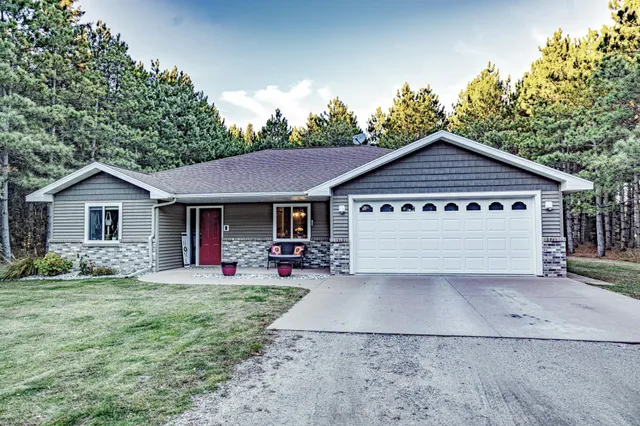 $389,900 | 36915 Oak Point Drive, New York Mills, MN 56567