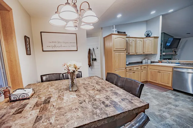 $389,900 | 36915 Oak Point Drive, New York Mills, MN 56567