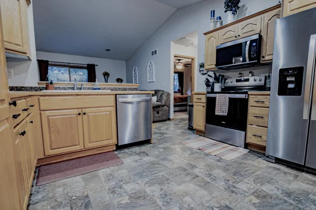 $389,900 | 36915 Oak Point Drive, New York Mills, MN 56567