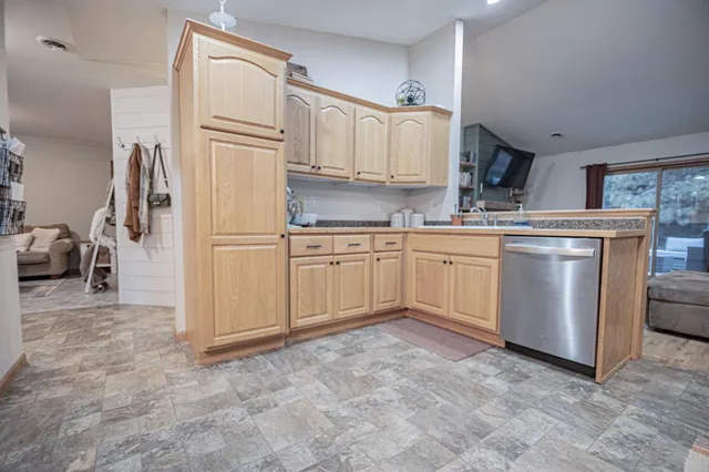 $389,900 | 36915 Oak Point Drive, New York Mills, MN 56567