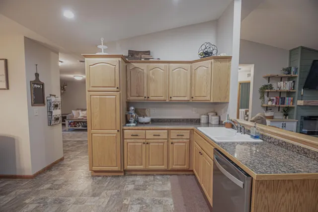 $389,900 | 36915 Oak Point Drive, New York Mills, MN 56567