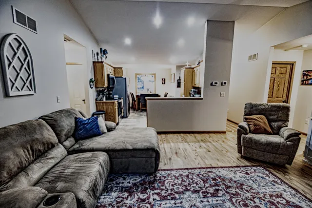 $389,900 | 36915 Oak Point Drive, New York Mills, MN 56567