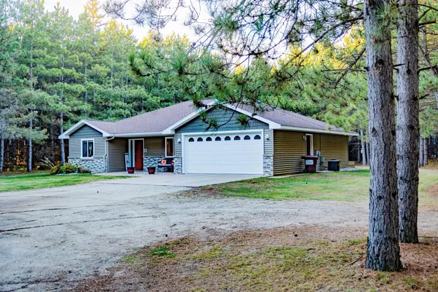 $389,900 | 36915 Oak Point Drive, New York Mills, MN 56567