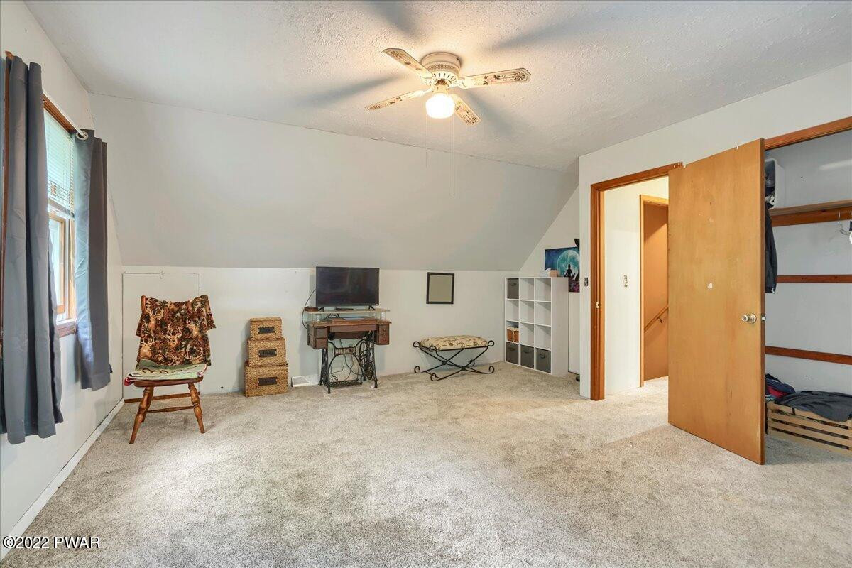 133 Mountain View Road Greeley, PA 18425 - Photo 22 of 33 22-HTV1021