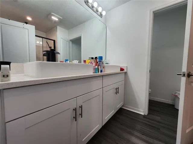 a view of a yard in front of house