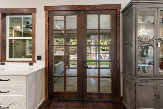 $2,850,000 | 399 Forest Knolls Drive, Sandpoint, ID 83864