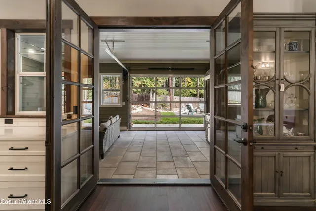 $2,850,000 | 399 Forest Knolls Drive, Sandpoint, ID 83864