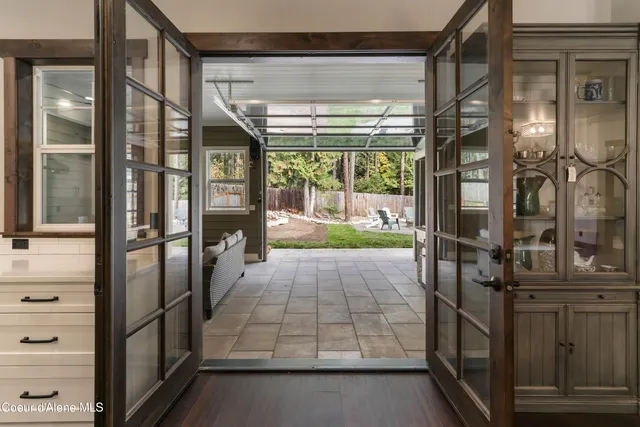 $2,850,000 | 399 Forest Knolls Drive, Sandpoint, ID 83864