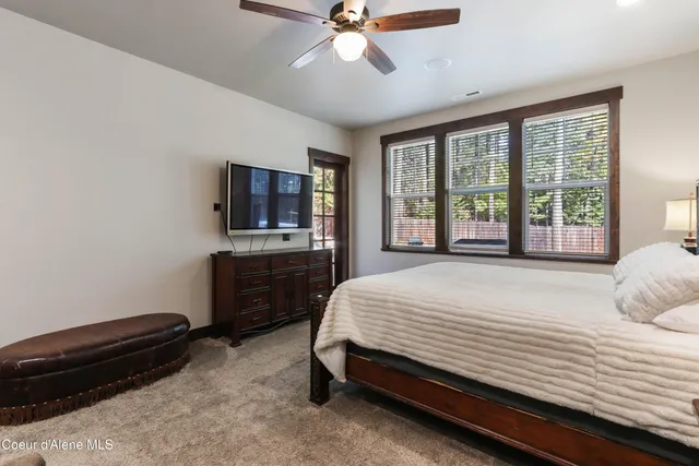 $2,850,000 | 399 Forest Knolls Drive, Sandpoint, ID 83864