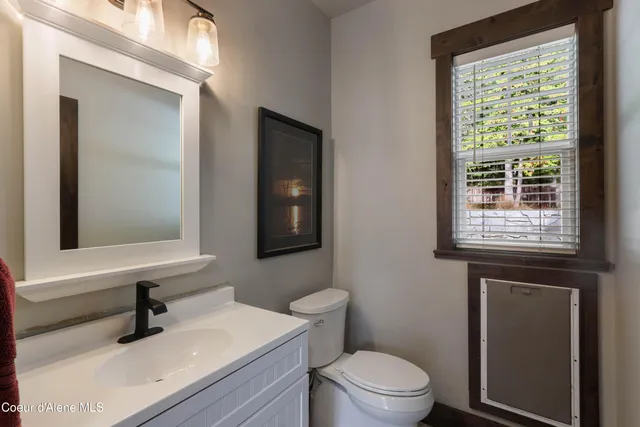 $2,850,000 | 399 Forest Knolls Drive, Sandpoint, ID 83864