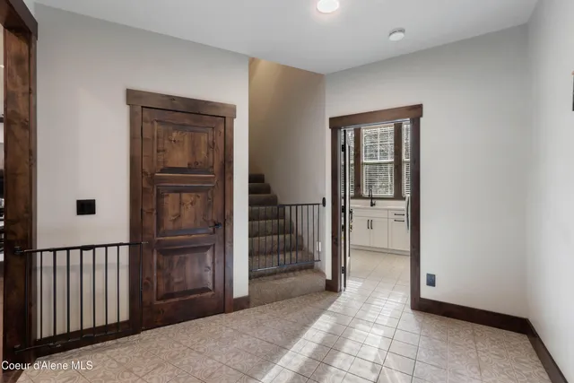 $2,850,000 | 399 Forest Knolls Drive, Sandpoint, ID 83864