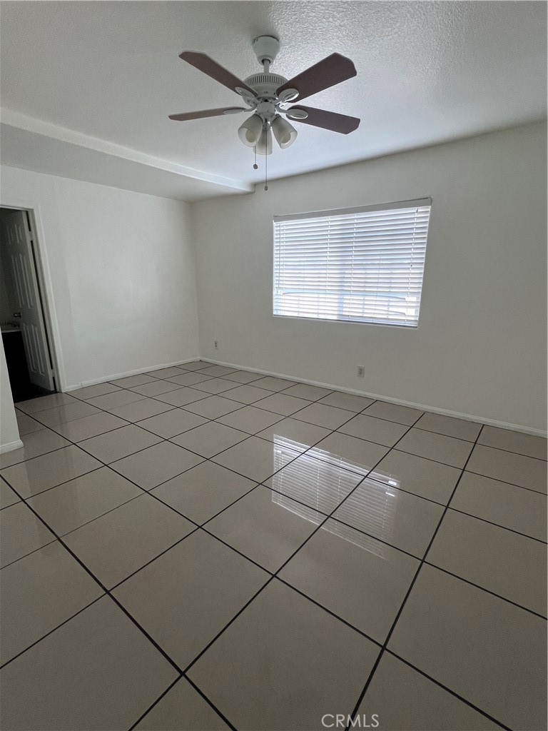 10674 Locust Avenue Bloomington, CA 92316 - Photo 13 of 50