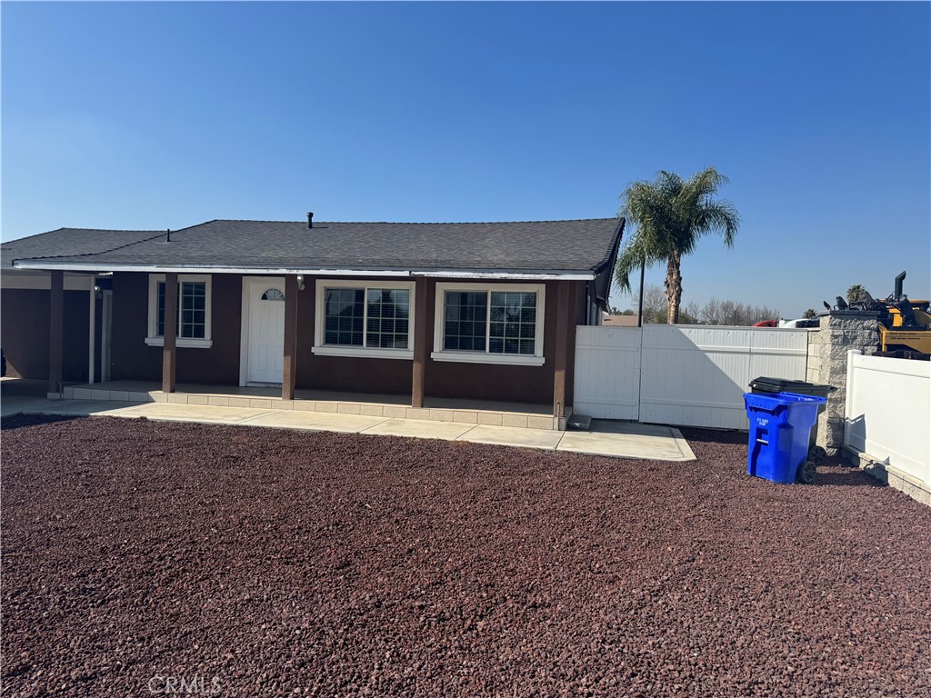 10674 Locust Avenue Bloomington, CA 92316 - Photo 3 of 50