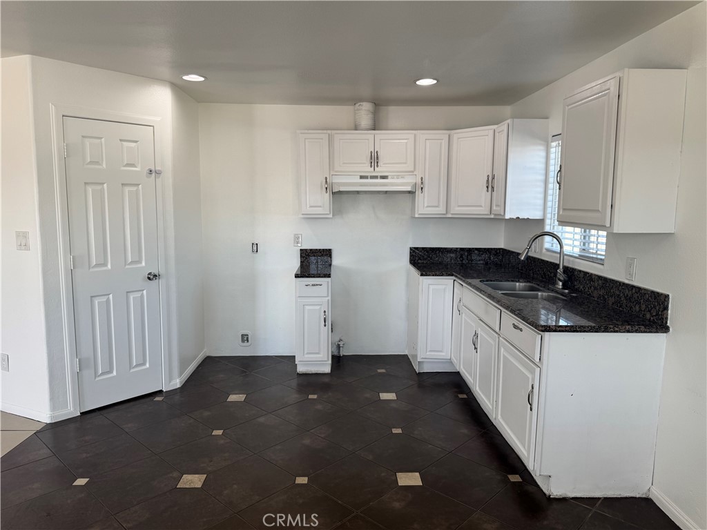 10674 Locust Avenue Bloomington, CA 92316 - Photo 34 of 50