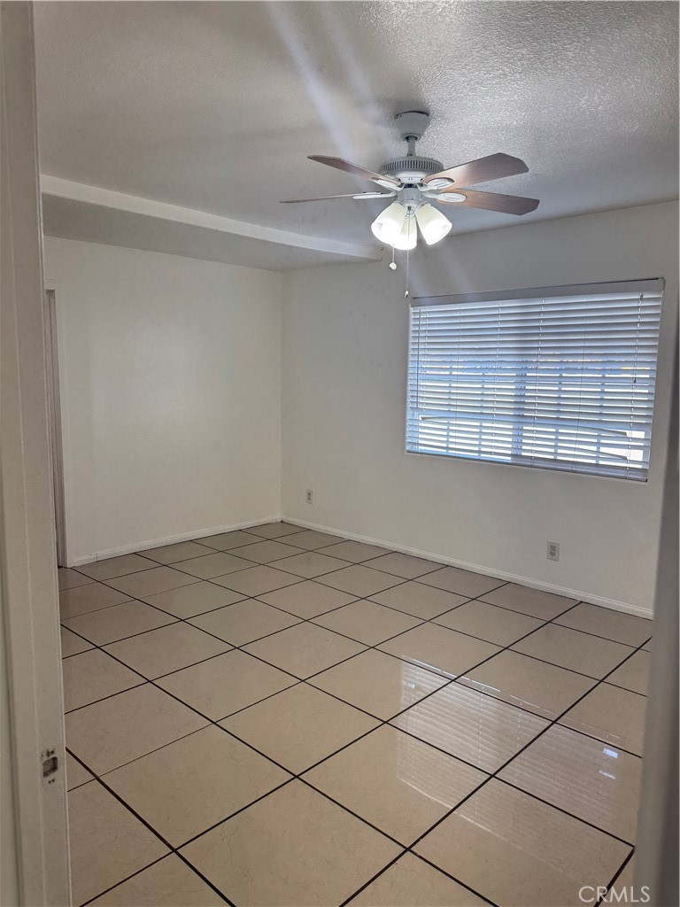 10674 Locust Avenue Bloomington, CA 92316 - Photo 37 of 50