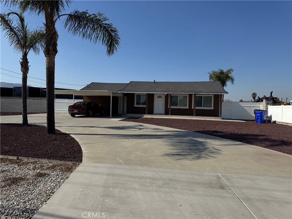 10674 Locust Avenue Bloomington, CA 92316 - Photo 4 of 50