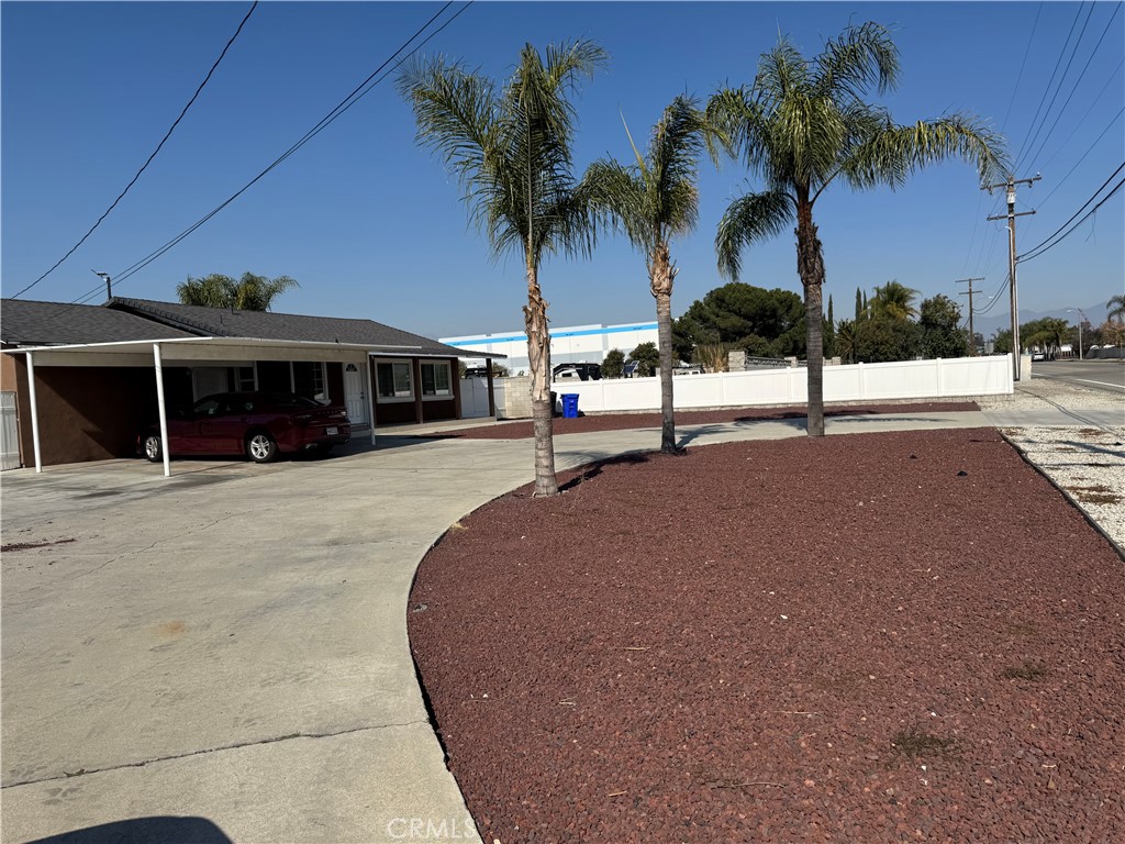 10674 Locust Avenue Bloomington, CA 92316 - Photo 7 of 50