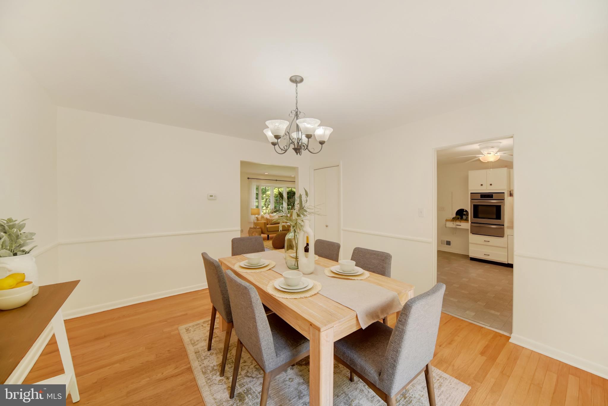 403 Old Orchard Road Baltimore, MD 21229 - Photo 7 of 37 Dining Room