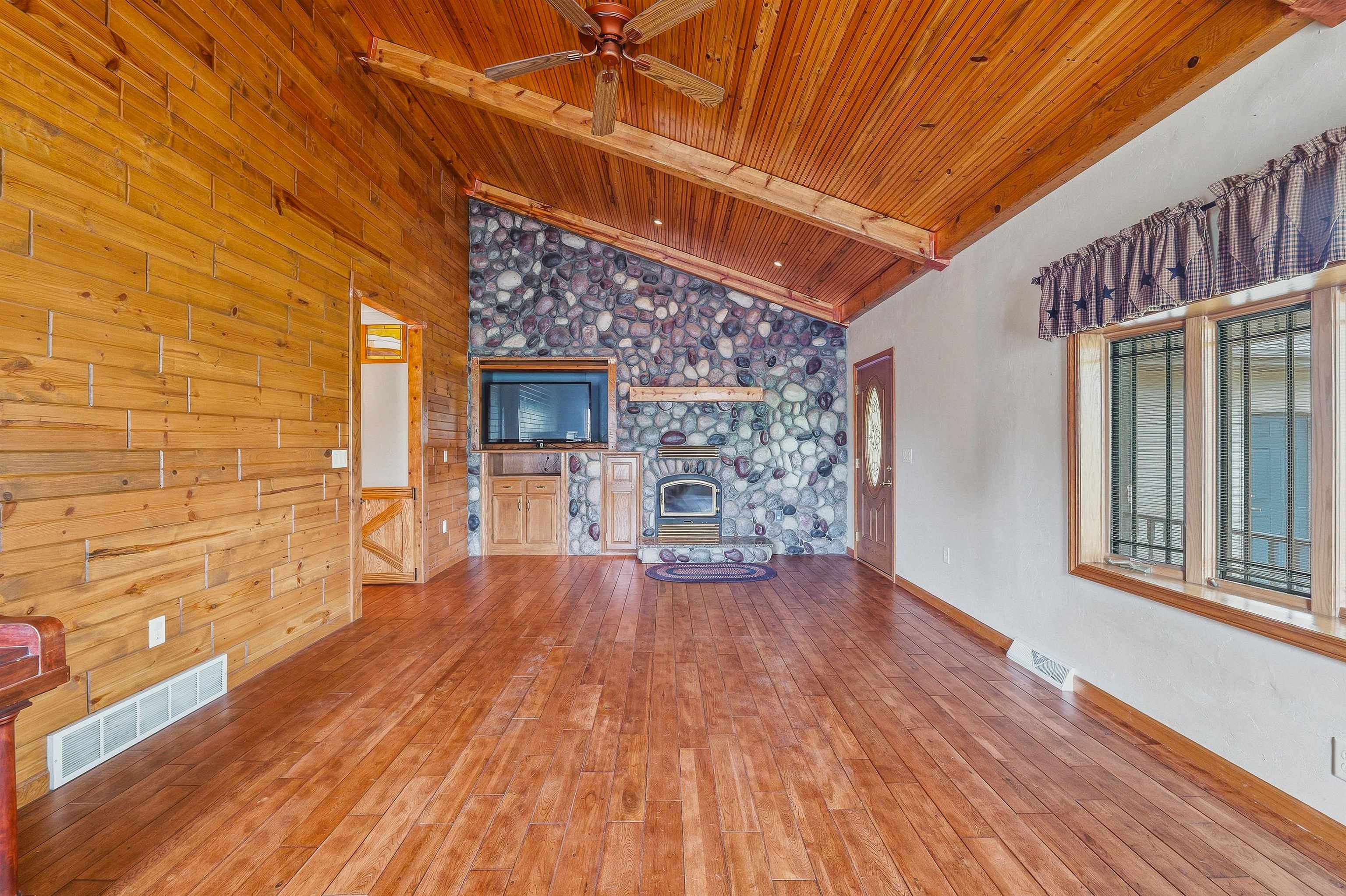 N9630 North Coop Road Appleton, WI 54915 - Photo 17 of 48 Gallery Image 17