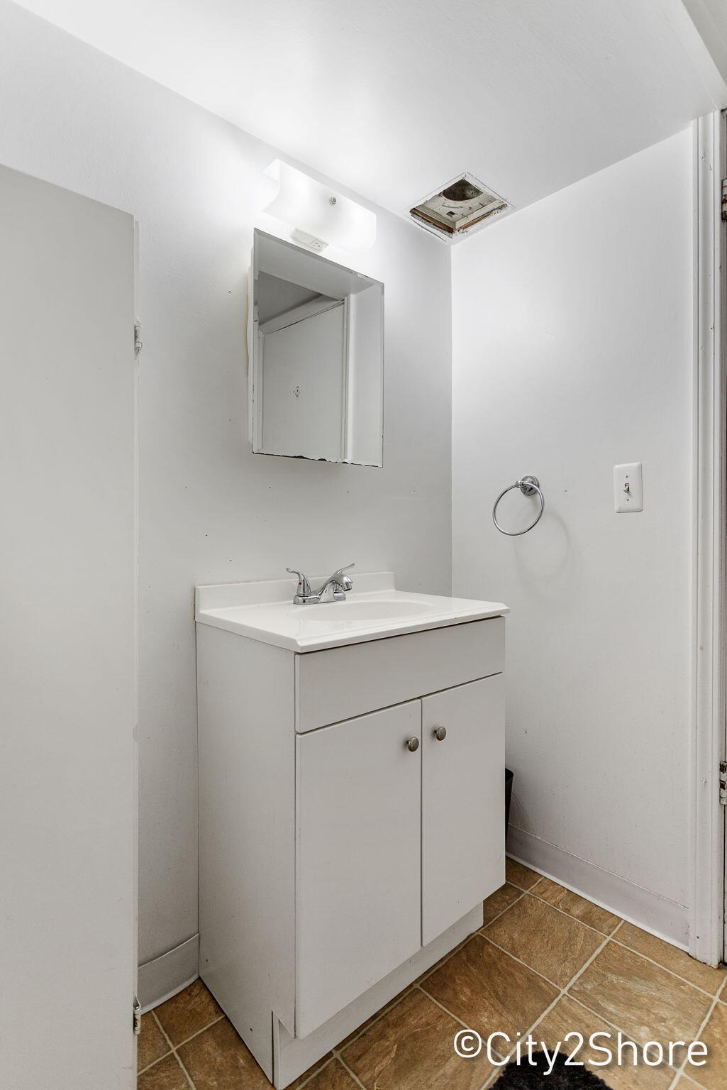 2235 Roys Avenue Southwest Wyoming, MI 49519 - Photo 52 of 81 Full Bath