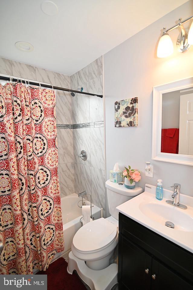 6711 Larkspur Road Morningside, MD 20746 - Photo 39 of 50 HALL BATH