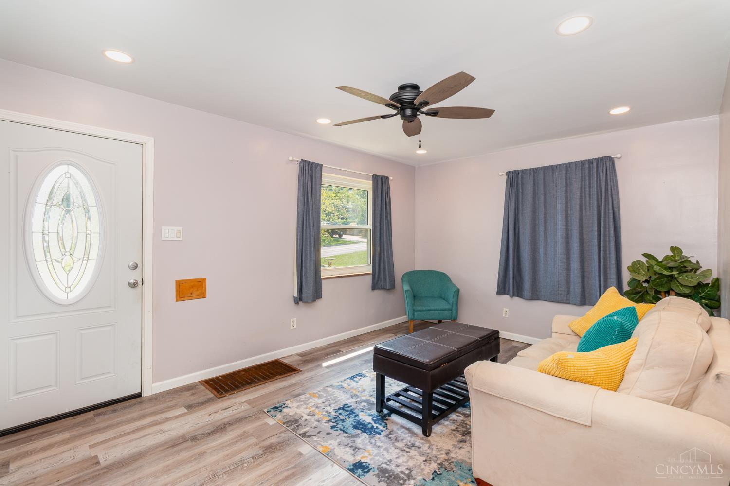 1127 Anderson Ferry Road Cincinnati, OH 45238 - Photo 3 of 21