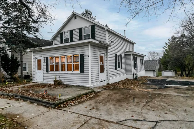 $324,900 | 230 North Watertown Street, Johnson Creek, WI 53038