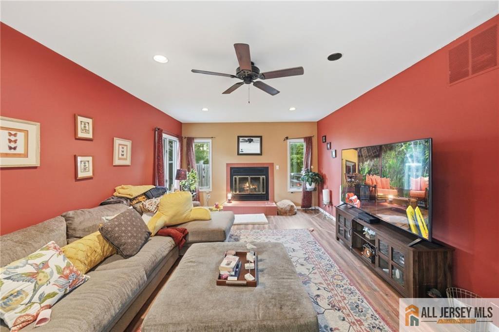 121 West Hill Road Colonia, NJ 07067 - Photo 13 of 41