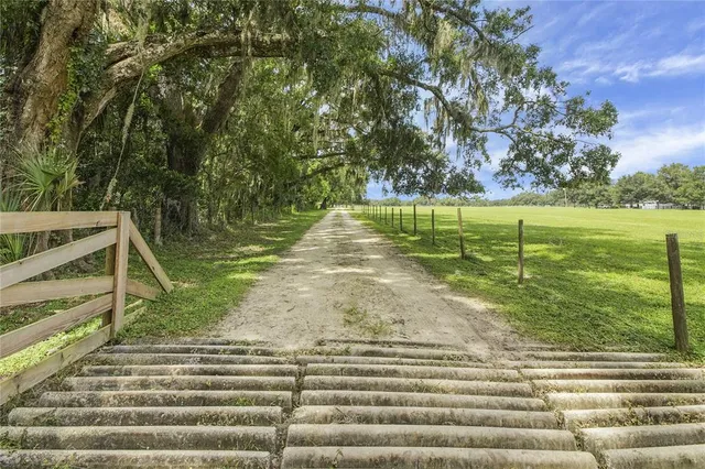 $1,200,000 | 10757 County Road 223, Oxford, FL 34484