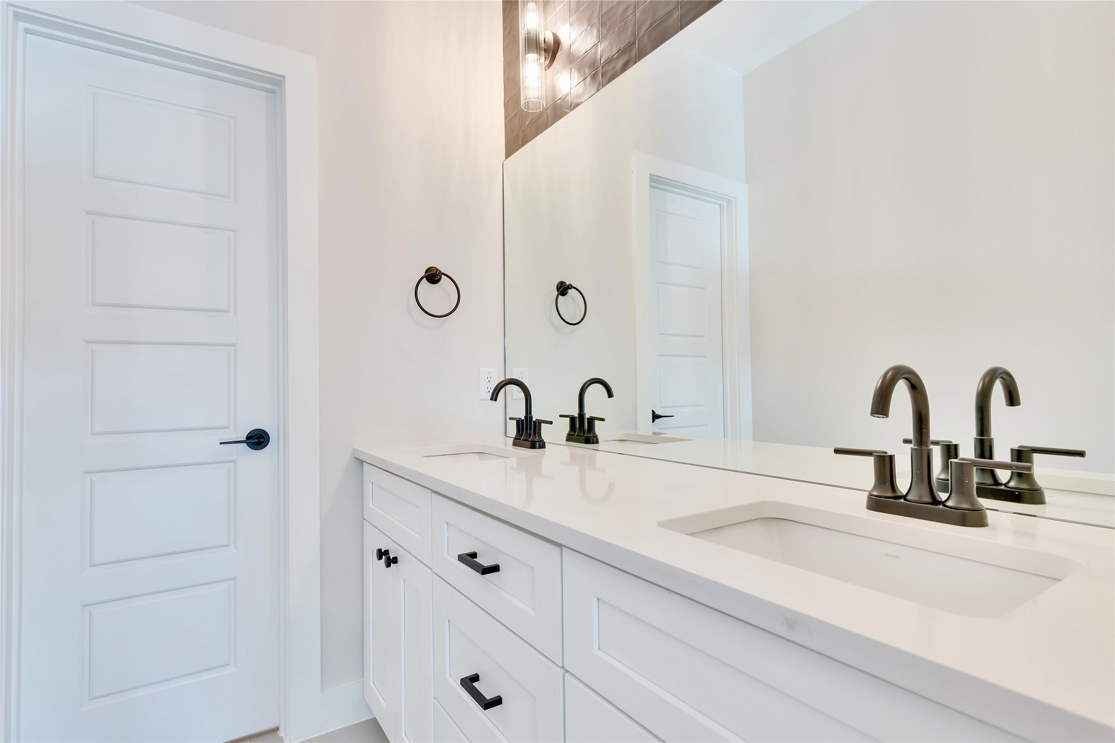 1304 Minnie Drive Austin, TX 78732 - Photo 26 of 28 Full bath featuring double vanity