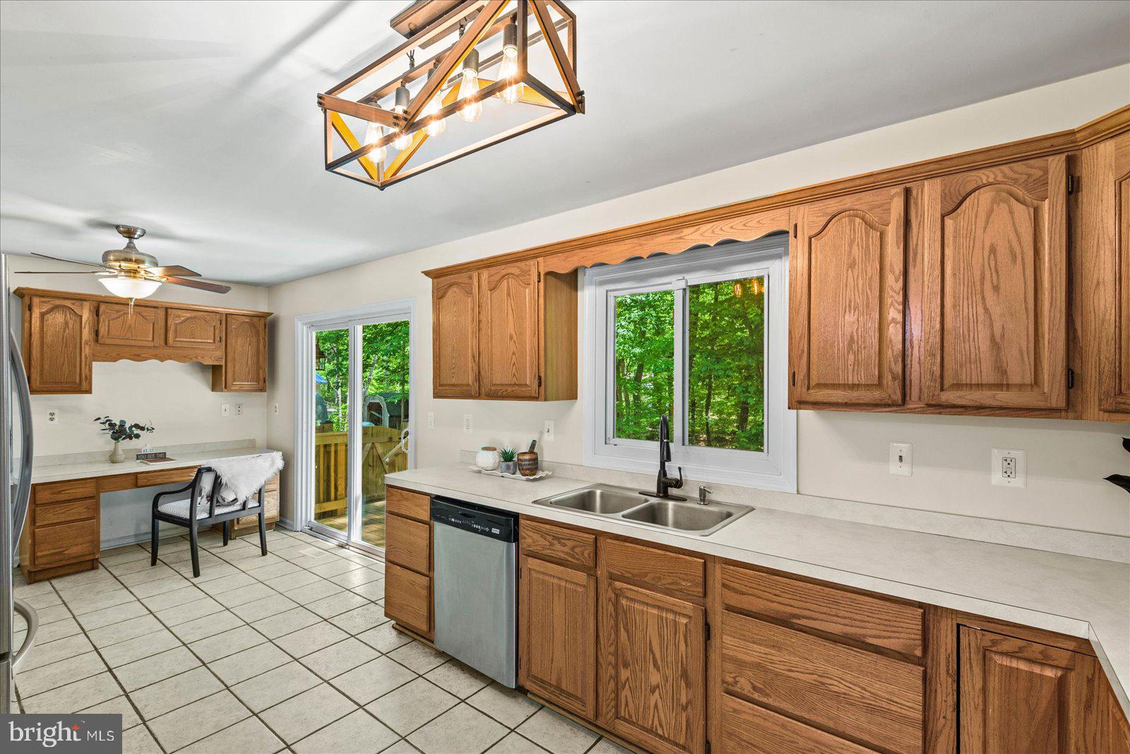 145 Meadows Road Fredericksburg, VA 22406 - Photo 14 of 51 Gallery Image 14