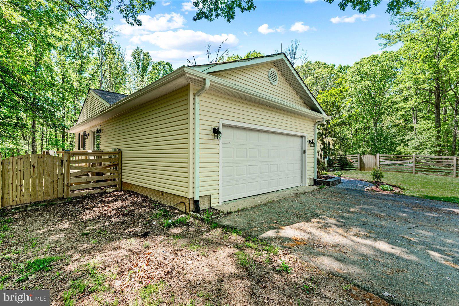 145 Meadows Road Fredericksburg, VA 22406 - Photo 4 of 51 Gallery Image 4