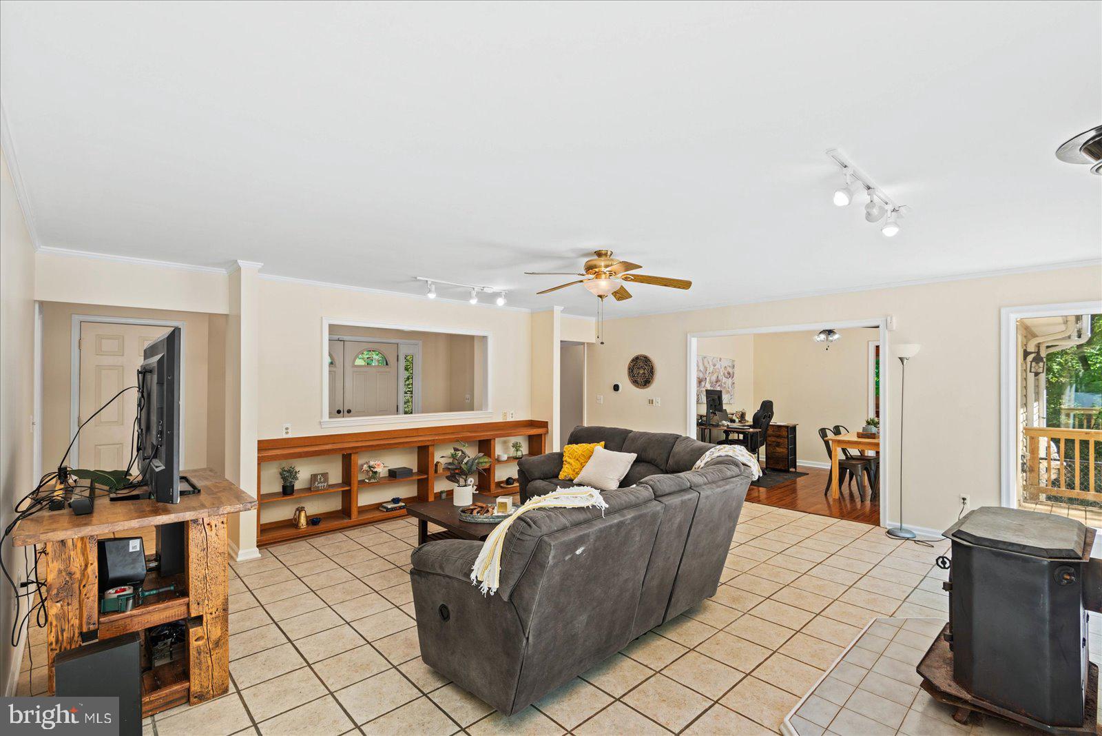 145 Meadows Road Fredericksburg, VA 22406 - Photo 8 of 51 Gallery Image 8