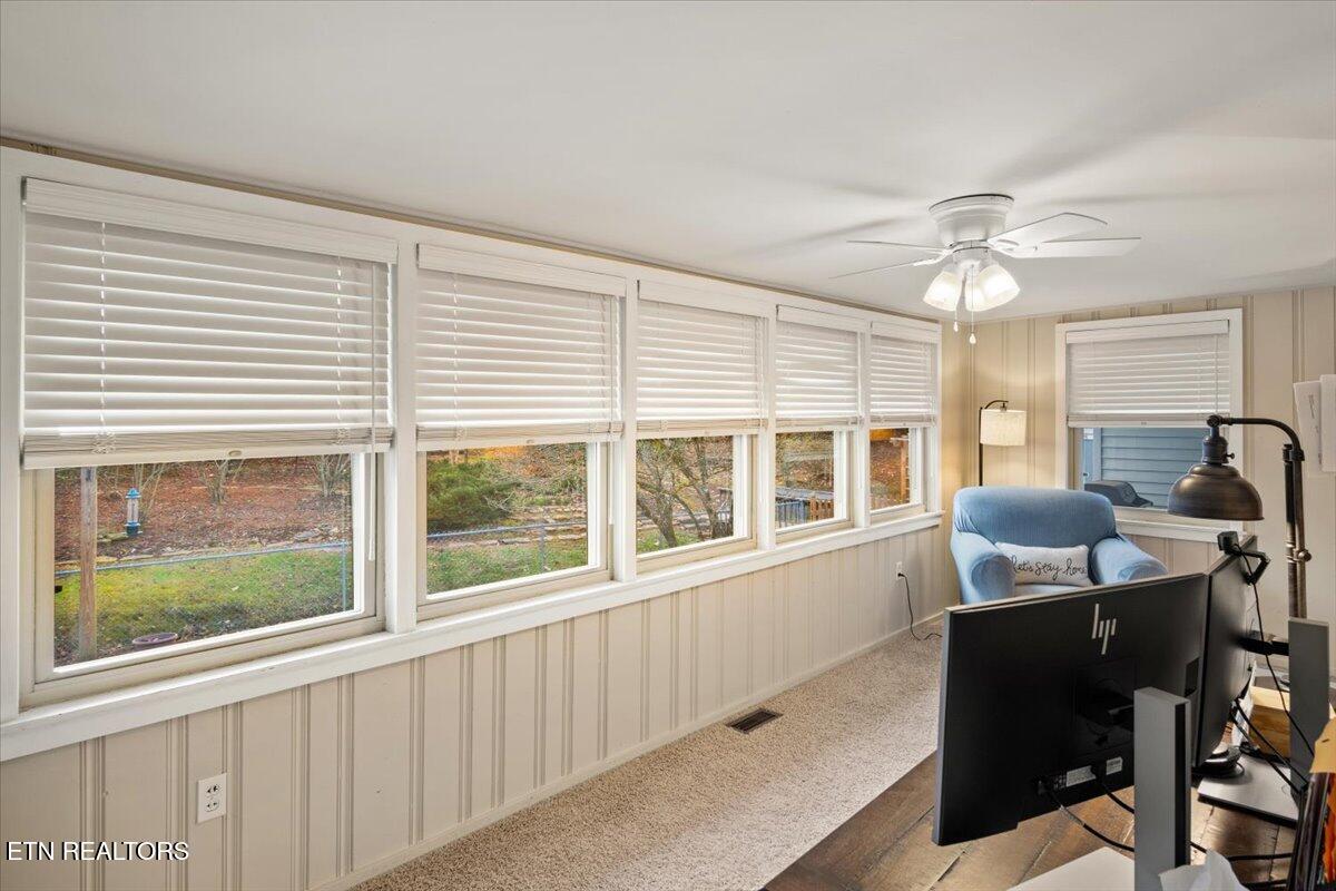 106 West Pawley Road Oak Ridge, TN 37830 - Photo 26 of 42 26-Sunroom