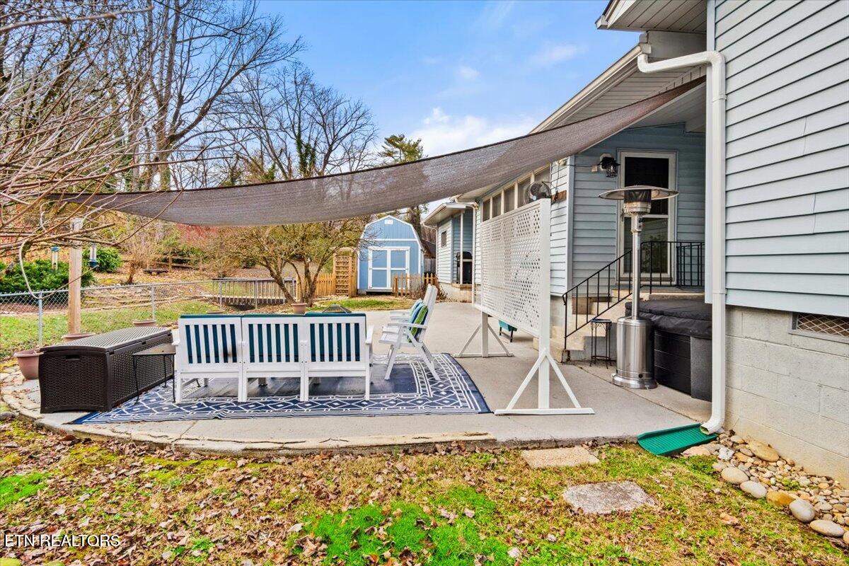 106 West Pawley Road Oak Ridge, TN 37830 - Photo 29 of 42 29-Patio