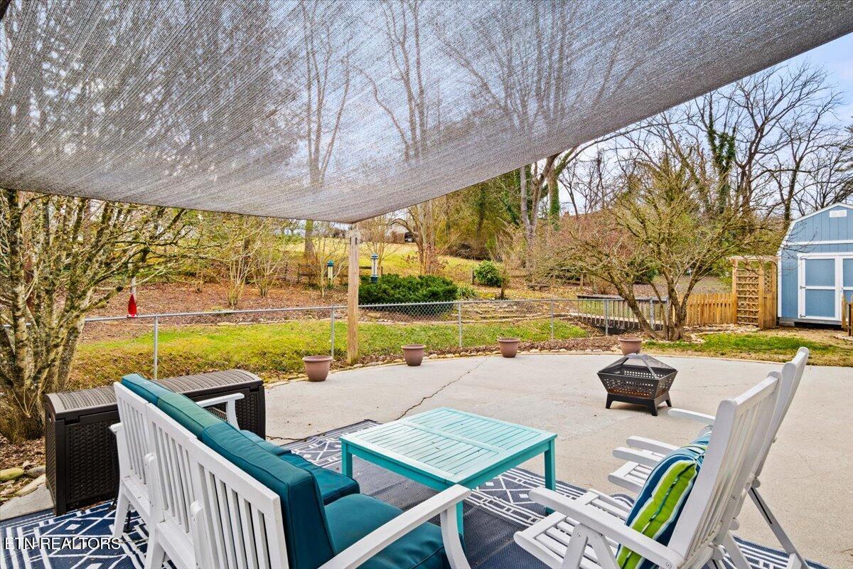 106 West Pawley Road Oak Ridge, TN 37830 - Photo 30 of 42 30-Patio