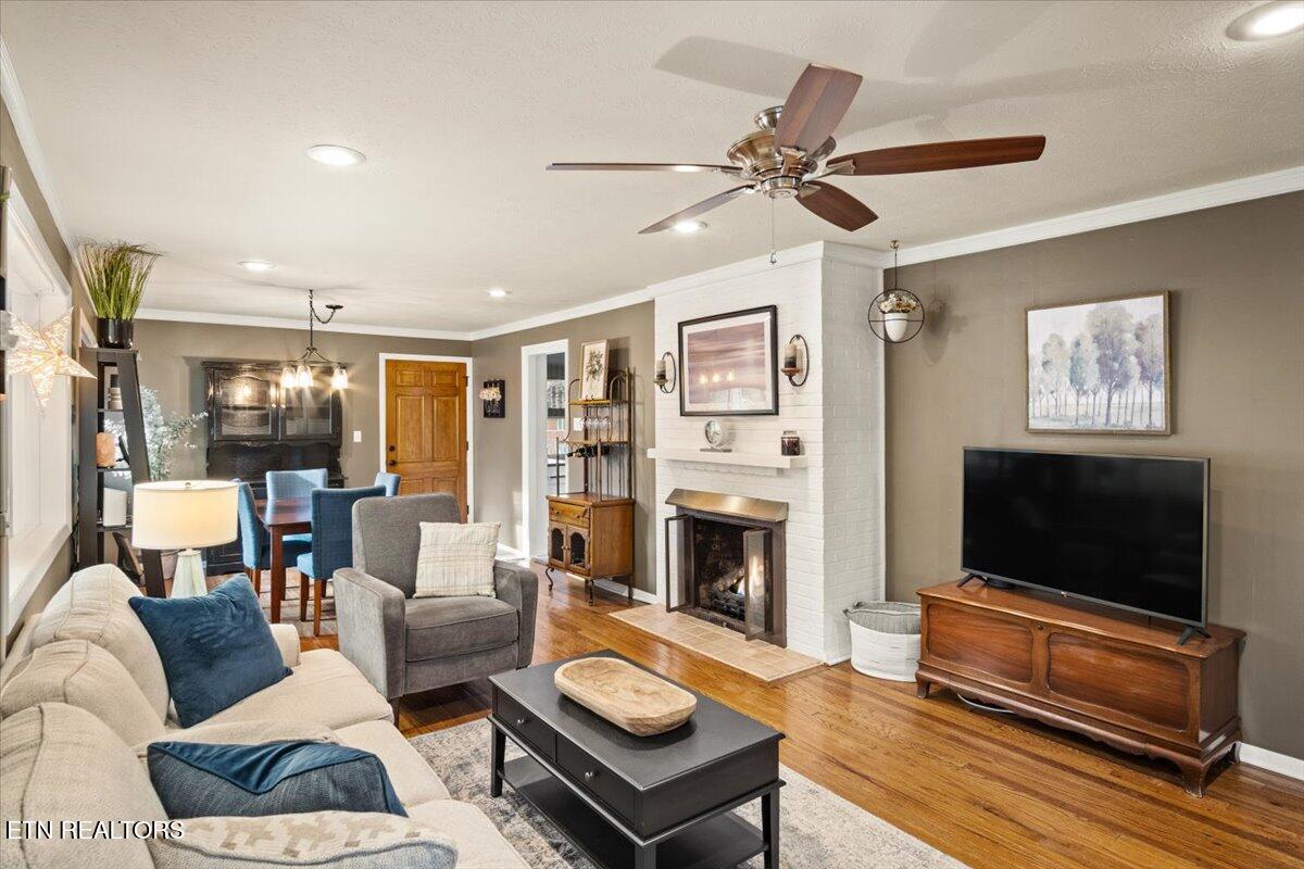 106 West Pawley Road Oak Ridge, TN 37830 - Photo 5 of 42 05-Living Room