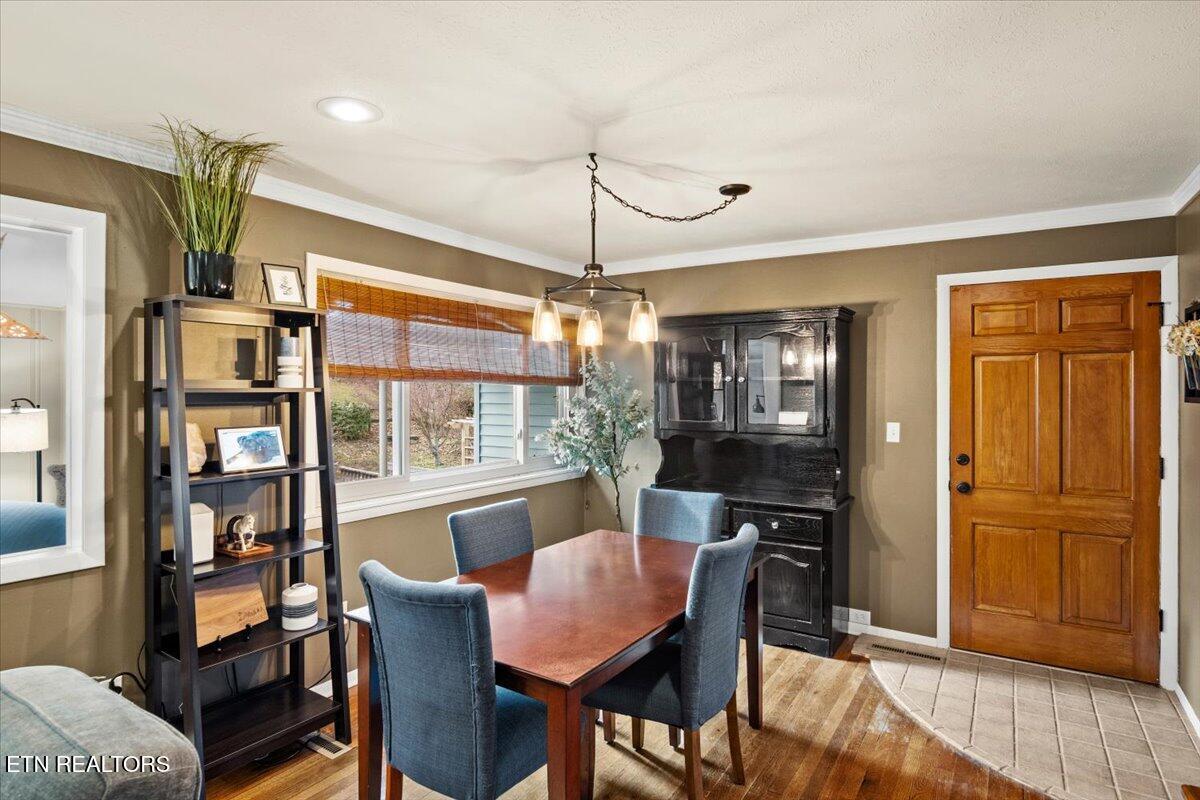 106 West Pawley Road Oak Ridge, TN 37830 - Photo 6 of 42 06-Dining Area