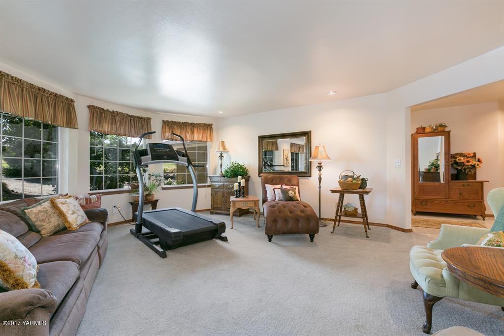 351 Sharp Road Tieton, WA 98947 - Photo 8 of 21 a living room with furniture and a large window