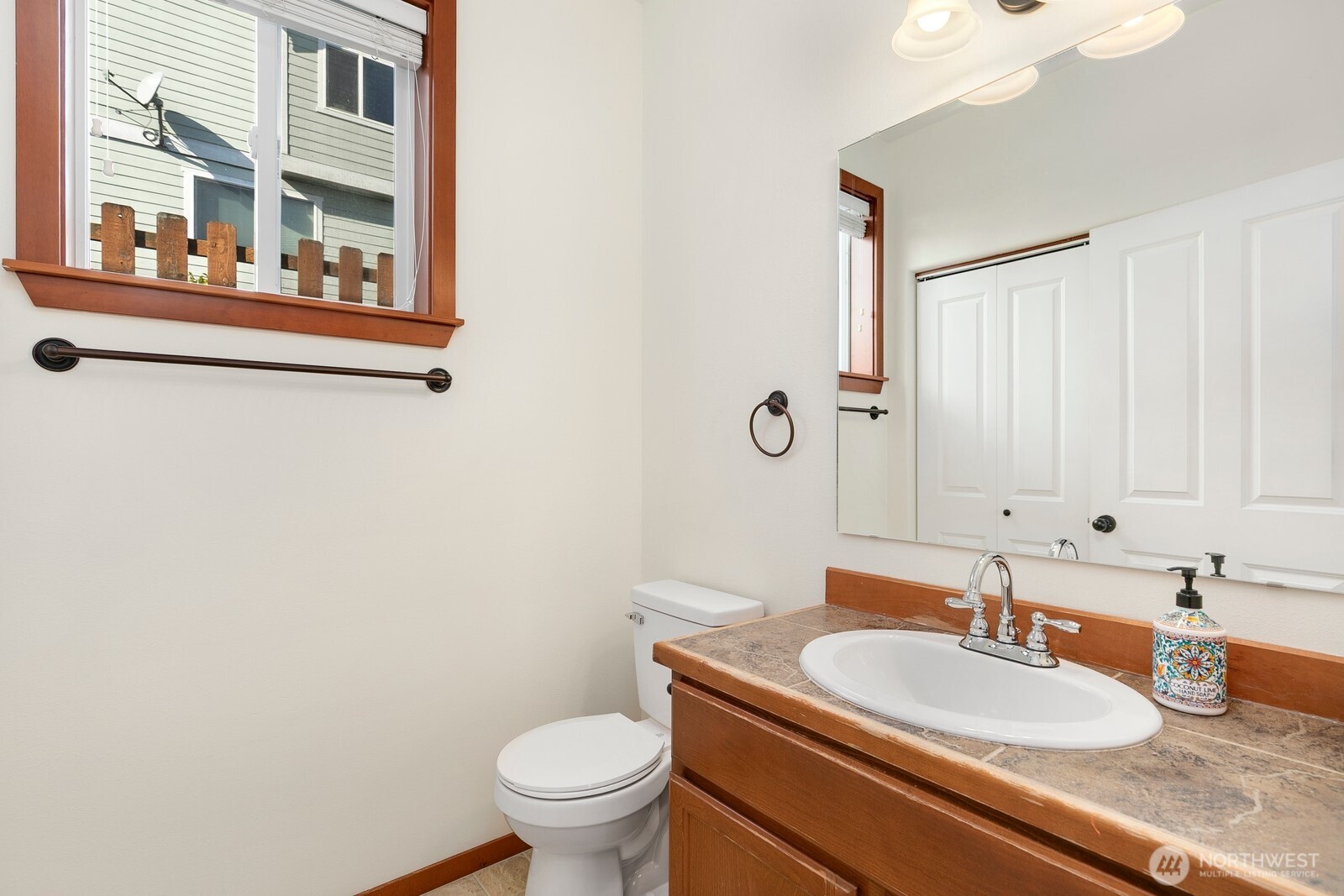 1132 Chestnut Street Everett, WA 98201 - Photo 16 of 24 a bathroom with a sink and a toilet