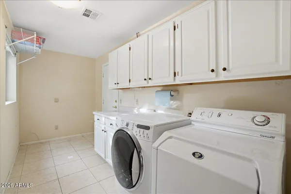 $1,050,000 | 1819 East Catamaran Drive, Gilbert, AZ 85234