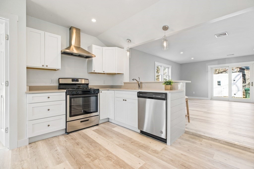 15 Edward Road Marshfield, MA 02050 - Photo 3 of 24 Gallery Image 3
