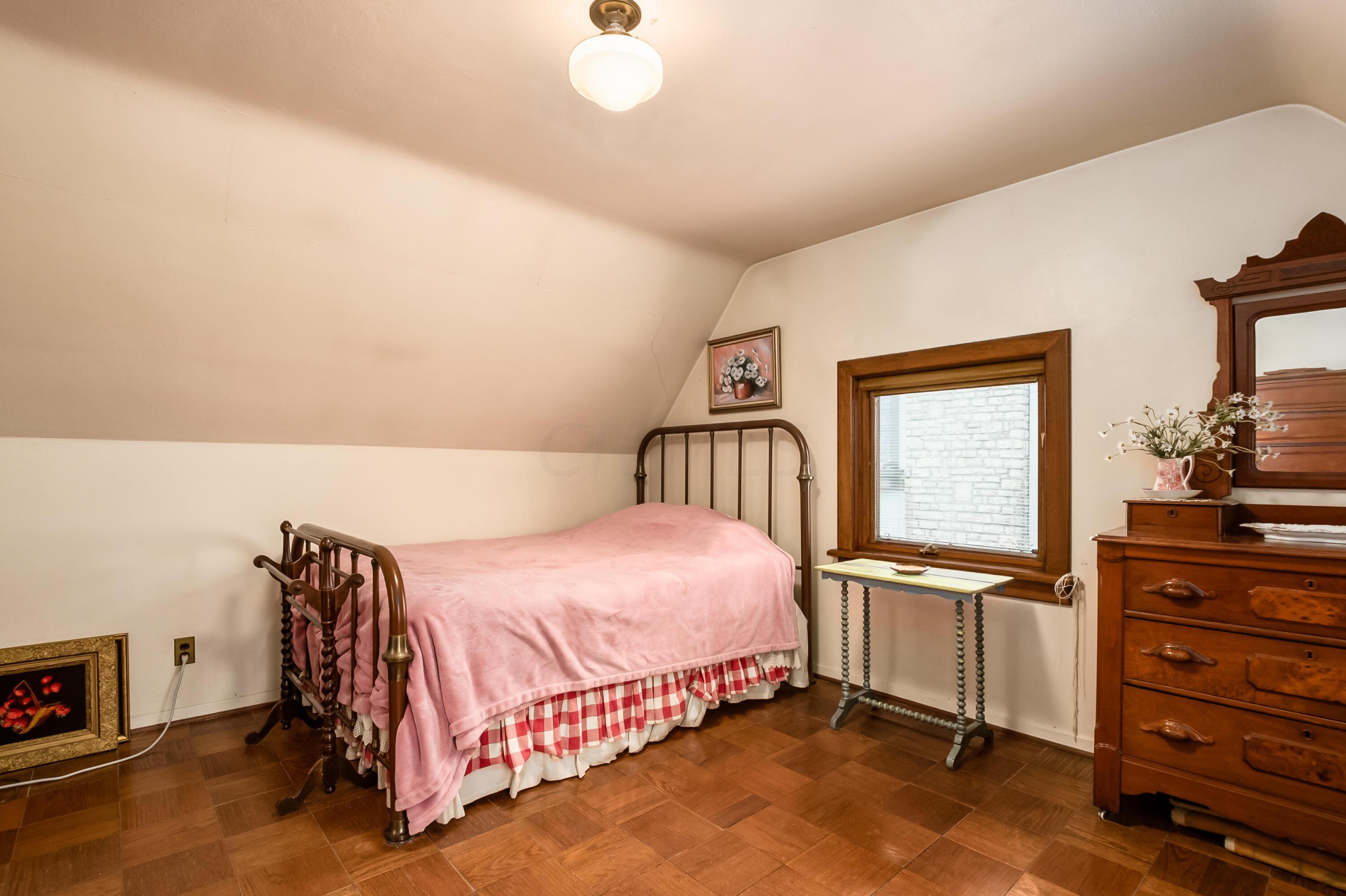 2137 Yorkshire Road Columbus, OH 43221 - Photo 21 of 38 h_2137_Yorkshire_Rd-1033